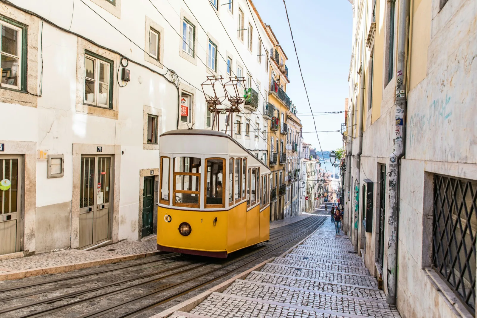Language stay in Lisbon, Portugal