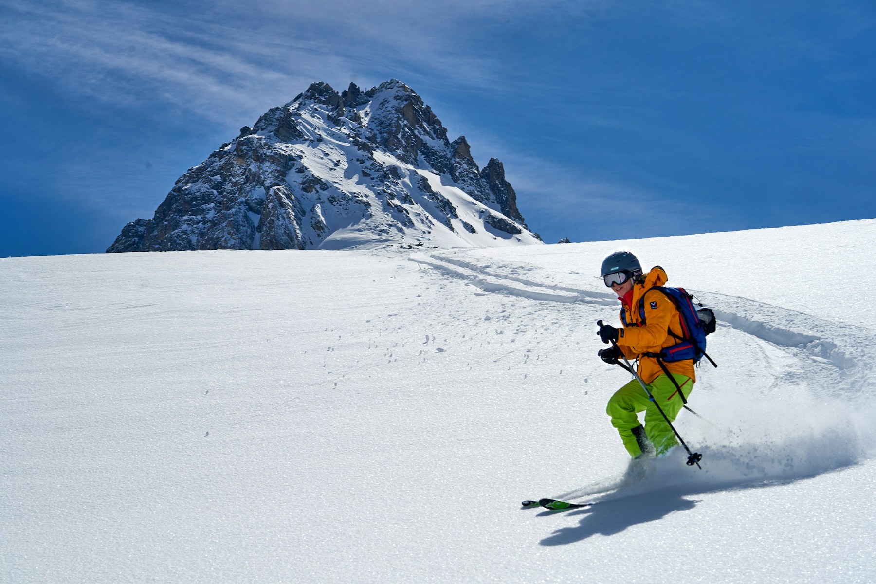 Groupe scolaire équipé pour le ski