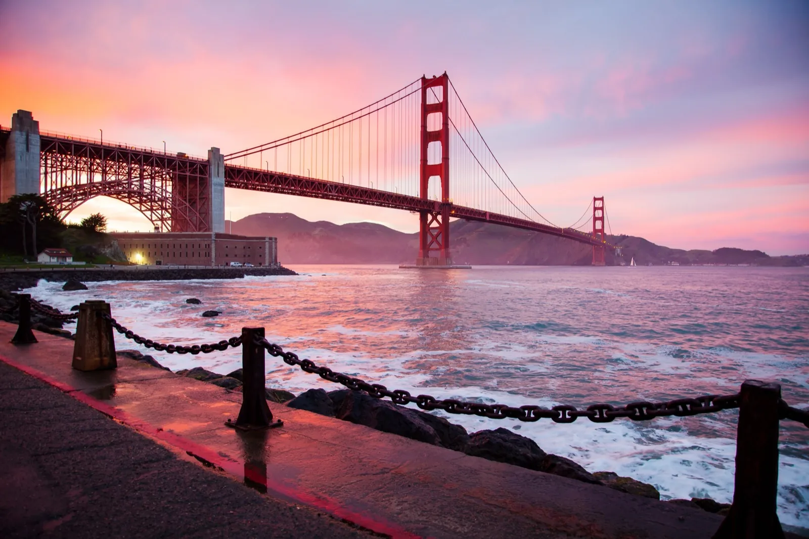 Golden Gate Bridge in the fog, seen during a language stay in San Francisco